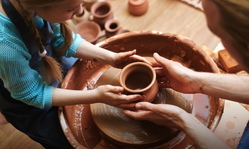 A series of creative master classes in the workshop &quot;Living Clay&quot;