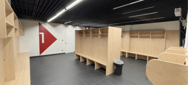 12 comfortable changing rooms